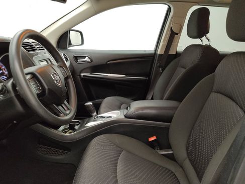 Used 2019 Dodge Journey SE FWD image 17