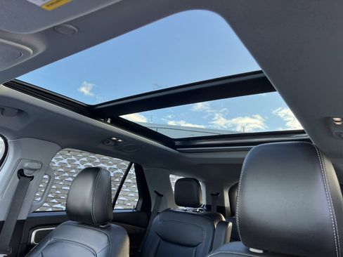 Certified 2022 Ford Explorer XLT w/ Equipment Group 202A image 8