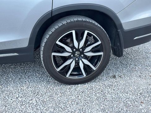 Used 2019 Honda Pilot Touring image 12