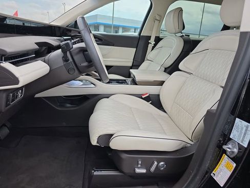 Used 2024 Lincoln Nautilus Black Label image 10
