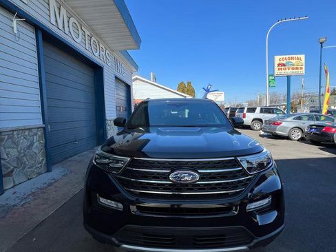Used 2020 Ford Explorer XLT w/ Equipment Group 202A image 3