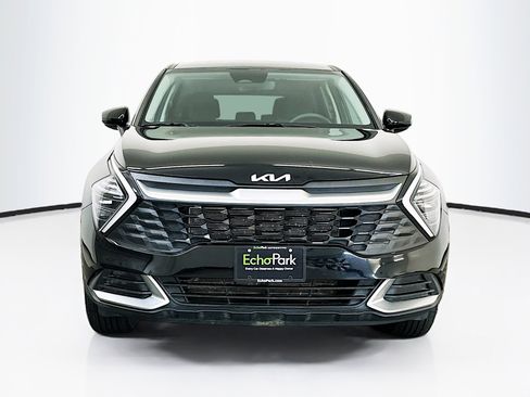 Used 2025 Kia Sportage LX image 2