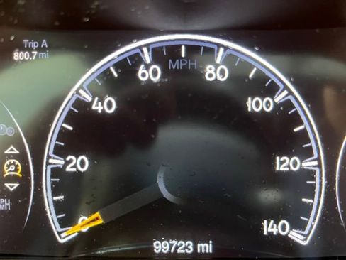 Used 2015 Jeep Grand Cherokee Altitude AWD/4WD image 17