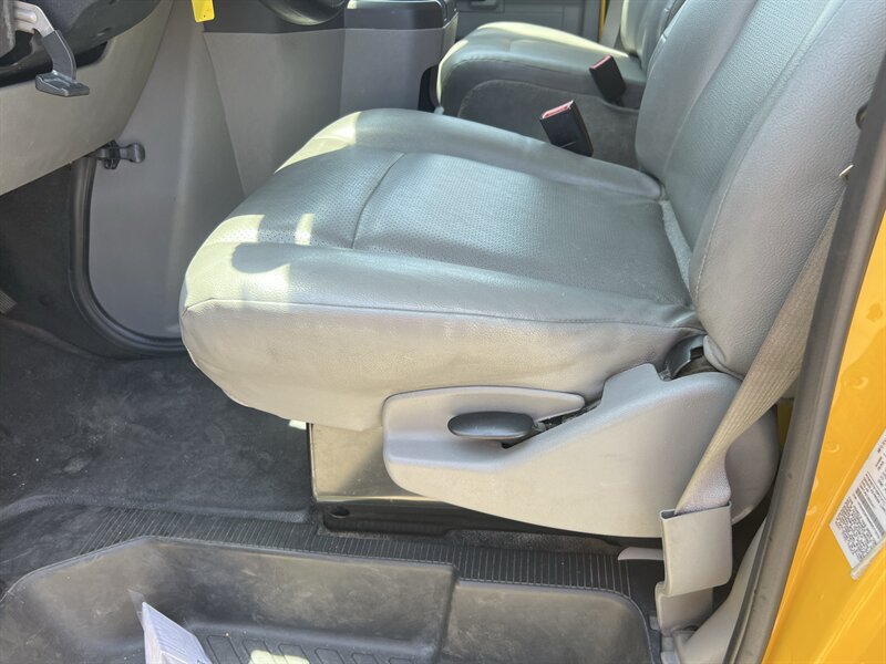 Used 2022 Ford E-350 and Econoline 350 Super Duty RWD image 8