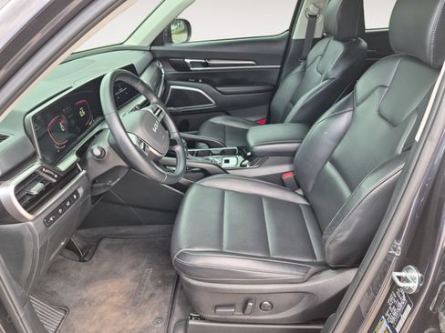 Used 2025 Kia Telluride S FWD image 23