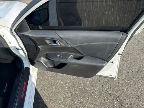 Used 2017 Honda Accord Sport image 31