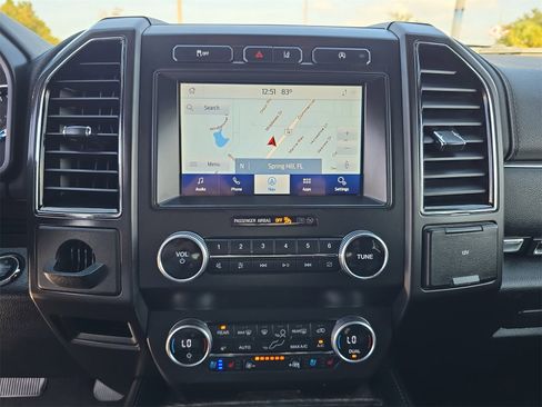 Used 2021 Ford Expedition Limited image 16