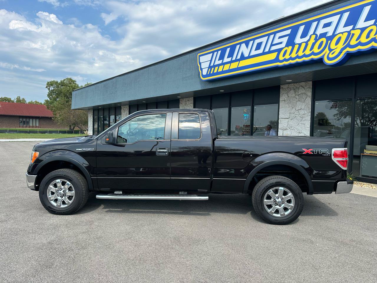 Used 2014 Ford F150 XLT w/ Equipment Group 302A Luxury AWD/4WD image 4