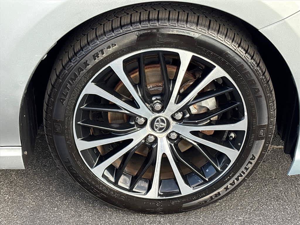 Used 2019 Toyota Camry SE w/ Convenience Package FWD image 32