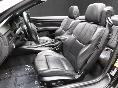 Used 2013 BMW M3 Convertible image 56