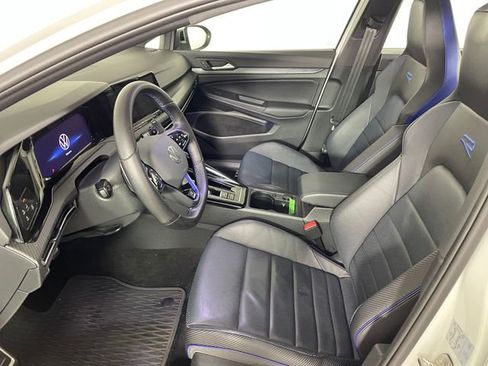 Used 2023 Volkswagen Golf R image 2