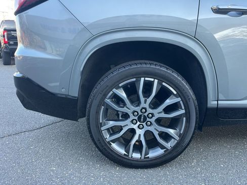 Used 2026 GMC Acadia Denali Ultimate w/ LPO, Floor Liner Package image 7