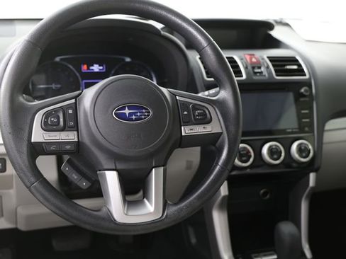 Used 2018 Subaru Forester 2.5i Premium image 3