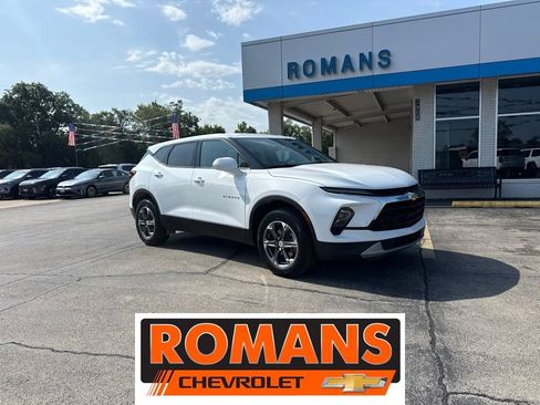 Used 2025 Chevrolet Blazer LT FWD image 1