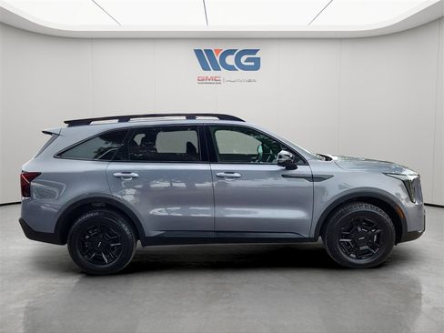 Used 2024 Kia Sorento SX Prestige image 3