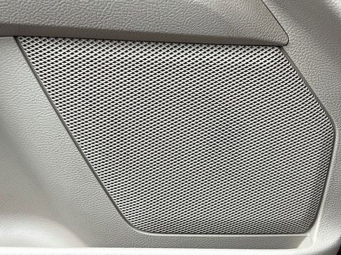 Used 2015 Ford Fusion SE w/ Equipment Group 202A image 13