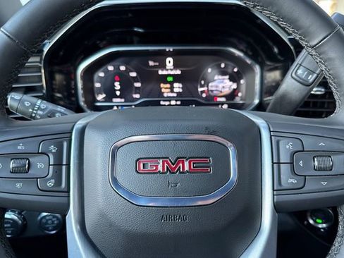 Used 2025 GMC Sierra 1500 Elevation image 36