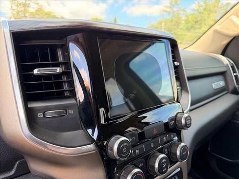 Used 2020 RAM 1500 Laramie AWD/4WD image 21
