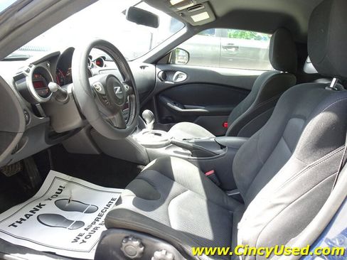 Used 2015 Nissan 370Z Coupe RWD image 10