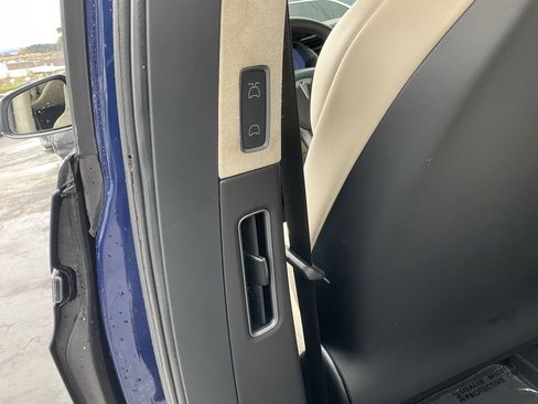 Used 2018 Tesla Model X 100D image 37