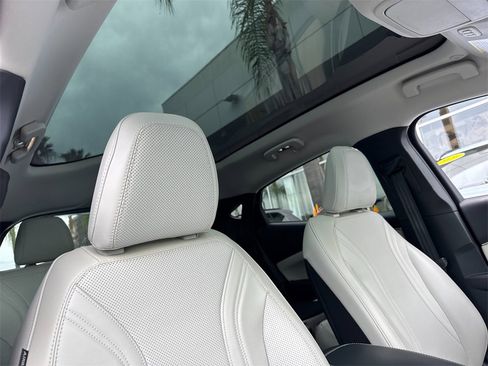 Used 2021 Ford Mustang Mach-E Premium image 16