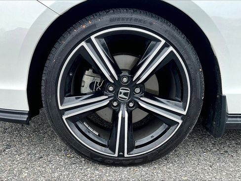 Used 2023 Honda Accord Sport image 9