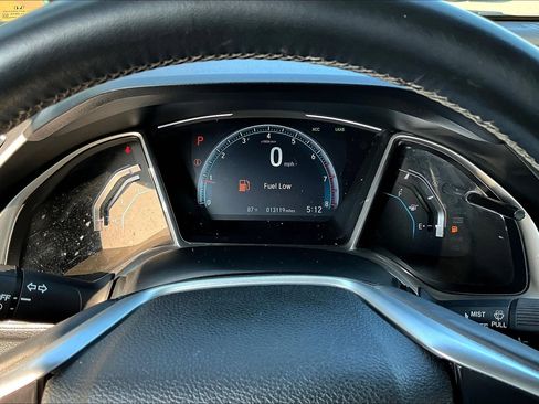 Used 2018 Honda Civic Touring image 12