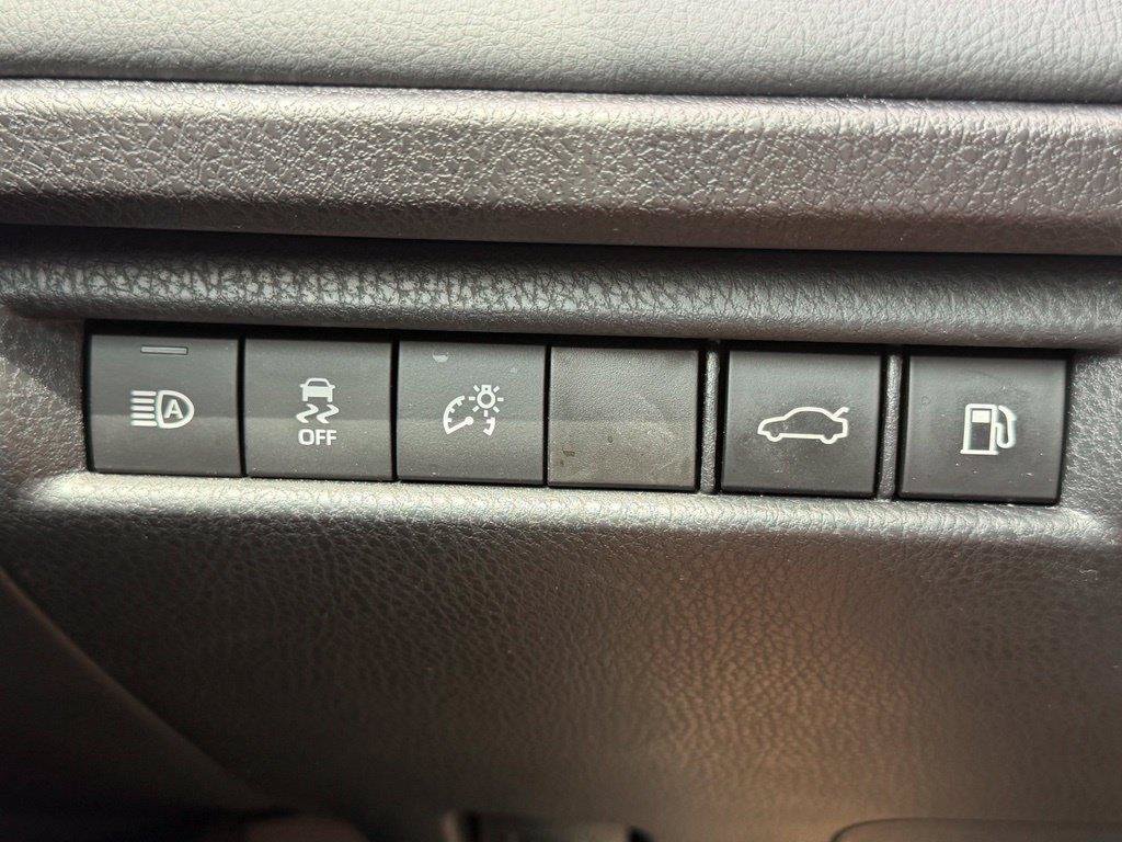 Used 2025 Toyota Camry XSE FWD image 17