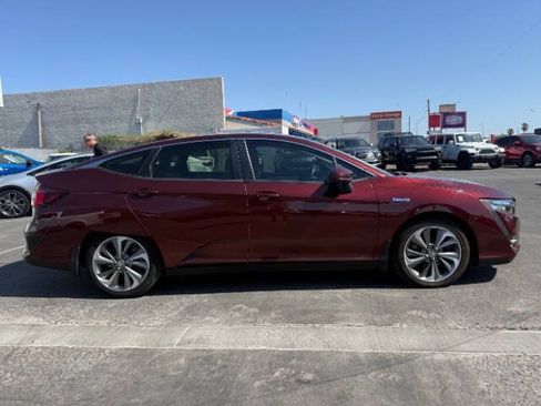 Used 2018 Honda Clarity Plug-In Hybrid image 2