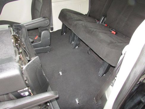 Used 2015 Dodge Grand Caravan SXT image 16