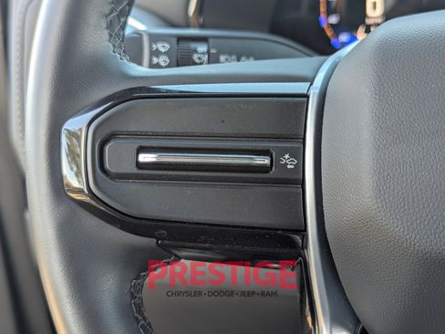 Used 2024 Chevrolet Colorado LT AWD/4WD image 17