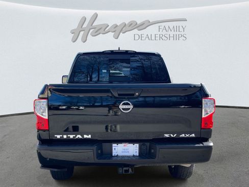 Used 2024 Nissan Titan SV w/ SV Convenience Package image 35