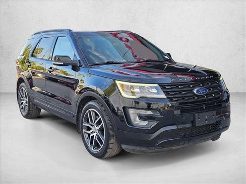 Used 2017 Ford Explorer Sport w/ Equipment Group 401A AWD/4WD image 3