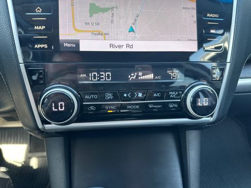 Used 2018 Subaru Outback 2.5i Limited AWD/4WD image 32