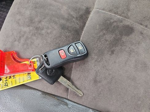 Used 2020 Nissan NV 3500 SL w/ Back Door Glass Package image 32