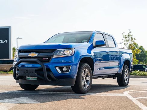 Used 2018 Chevrolet Colorado Z71 RWD image 3
