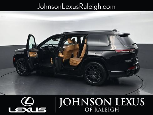 Used 2024 Jeep Grand Cherokee L Summit w/ Advanced Protech Group IV AWD/4WD image 37