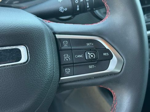 Used 2024 Jeep Compass Trailhawk AWD/4WD image 18