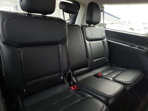 Used 2025 Ford Expedition Max Platinum AWD/4WD image 17