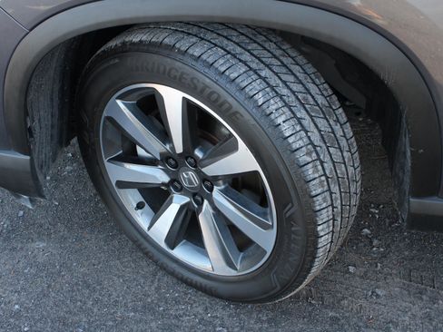 Certified 2025 Honda Pilot Touring image 19