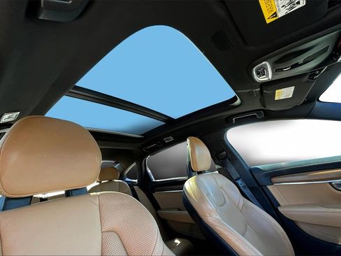 Used 2018 Volvo S90 T6 Inscription w/ Convenience Package image 22