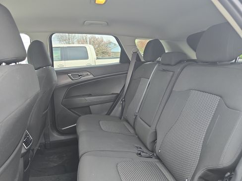 Used 2023 Kia Sportage LX image 14