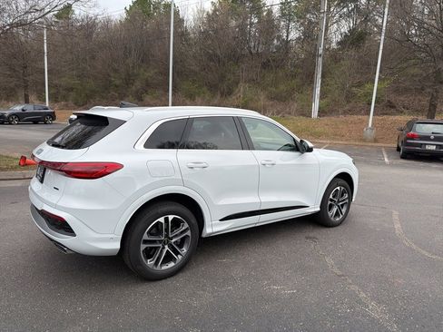 Used 2025 Audi Q5 Premium Plus w/ Premium Plus image 3