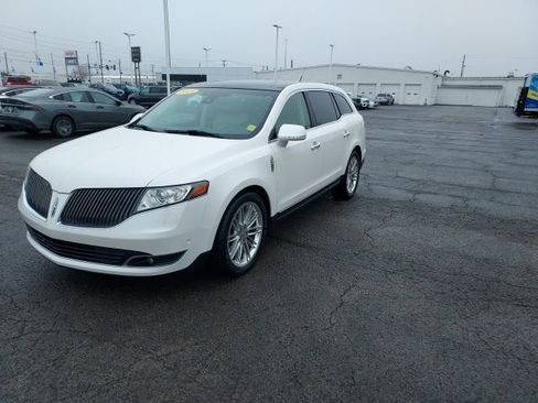 Used 2015 Lincoln MKT AWD w/ Equipment Group 201A image 8