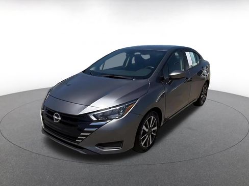 Used 2025 Nissan Versa SV FWD image 7