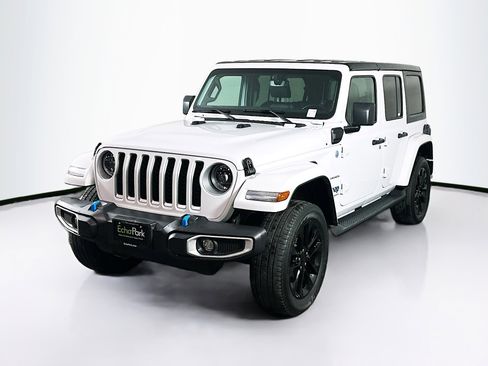 Used 2023 Jeep Wrangler Unlimited Sahara w/ Cold Weather Group AWD/4WD image 3