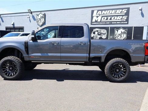 Used 2025 Ford F350 Platinum w/ Tremor Off-Road Package AWD/4WD image 3