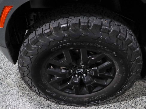 Used 2023 Nissan Frontier SV w/ SV Convenience Package AWD/4WD image 11