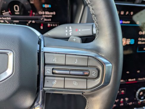 Used 2025 GMC Terrain Elevation w/ Black Edition AWD/4WD image 19
