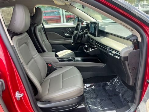 Certified 2025 Lincoln Corsair AWD image 22